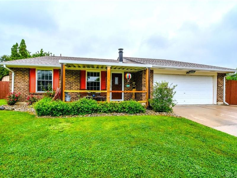 7710 Sprucehill Court, Huber Heights, OH 45424 Photo 1