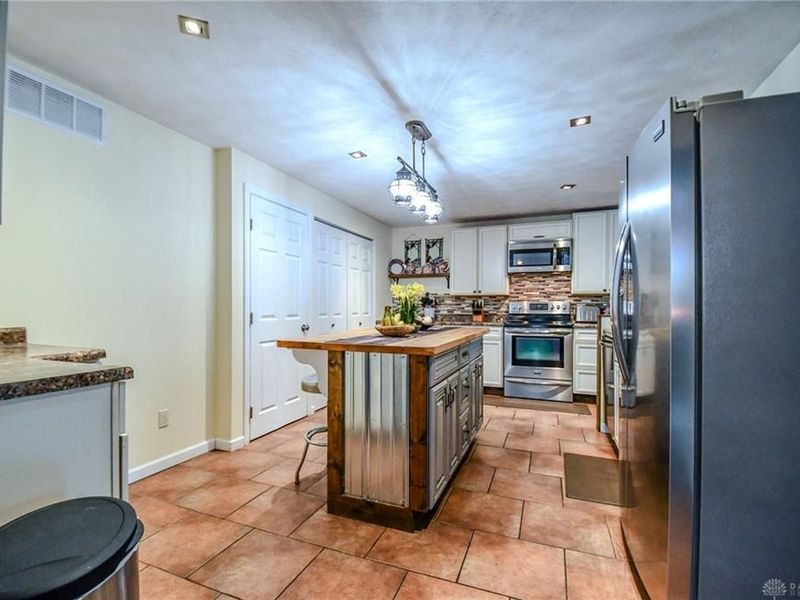 7710 Sprucehill Court, Huber Heights, OH 45424 Photo 9