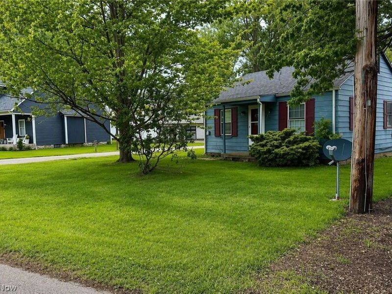 6359 Lake Rd West, Saybrook, OH 44004 Photo 3