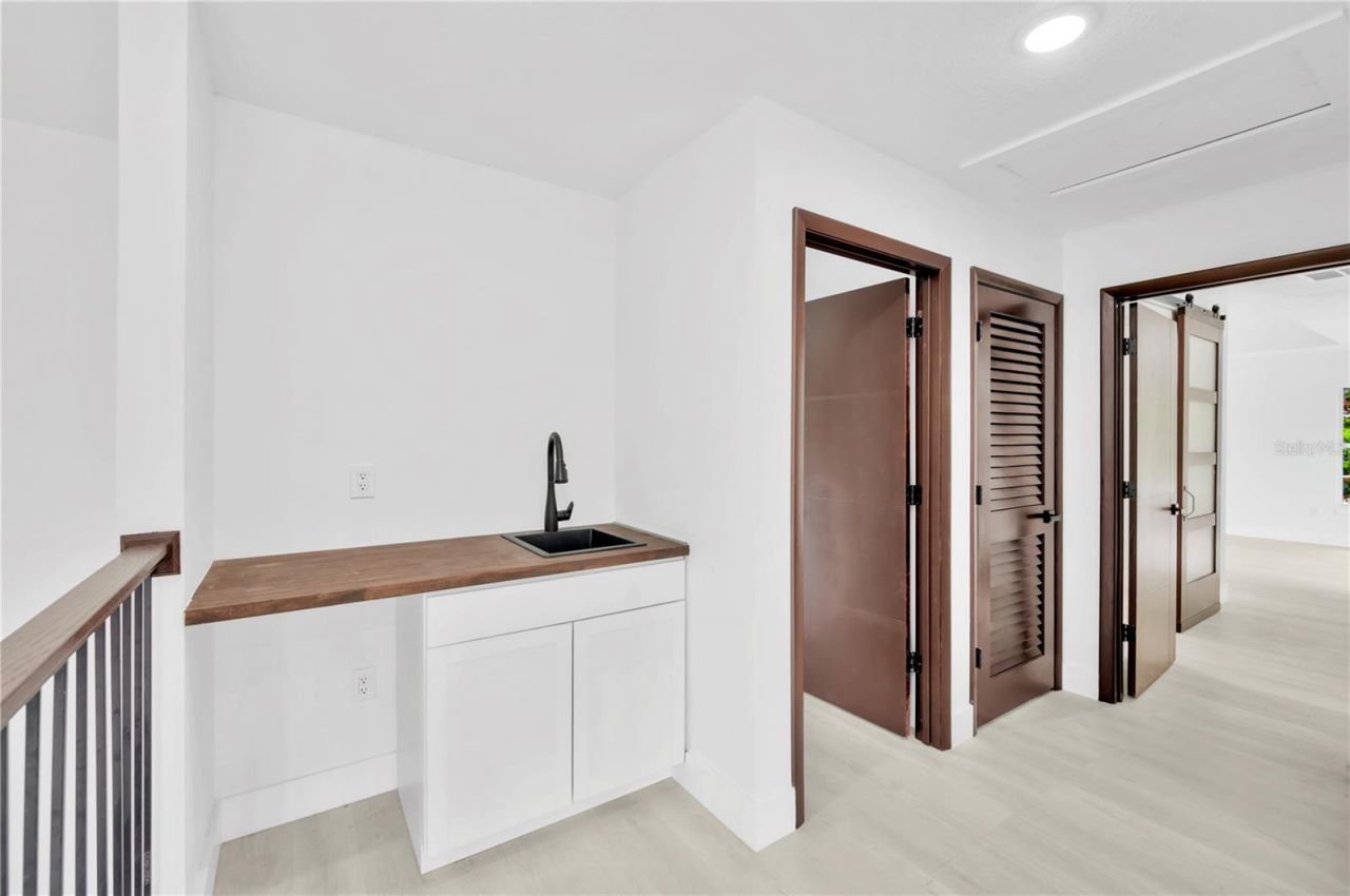 1105 Conant Avenue, Safety Harbor, FL 34695 Photo
