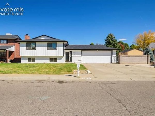 208 Starlite Drive, Pueblo, CO 81005