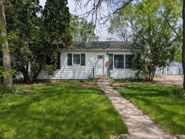 231 River Drive , DeKalb, IL 60115