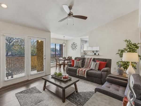 1900 Cloisters Drive, Unit 322, Arlington, TX 76011