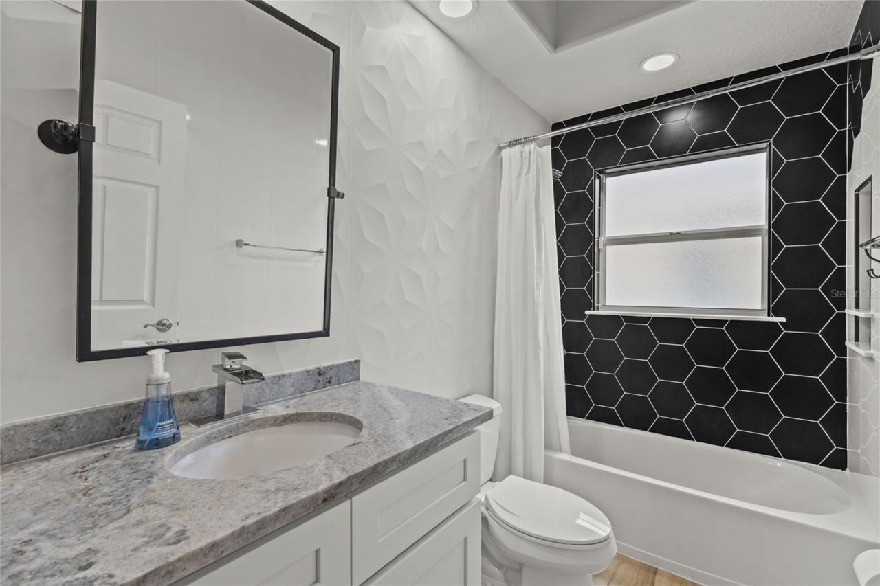 6223 Donnington Court, Sarasota, FL 34238 Photo