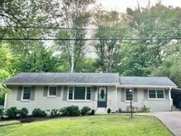 2120 Meadowbrook Lane SE, Marietta, GA 30067