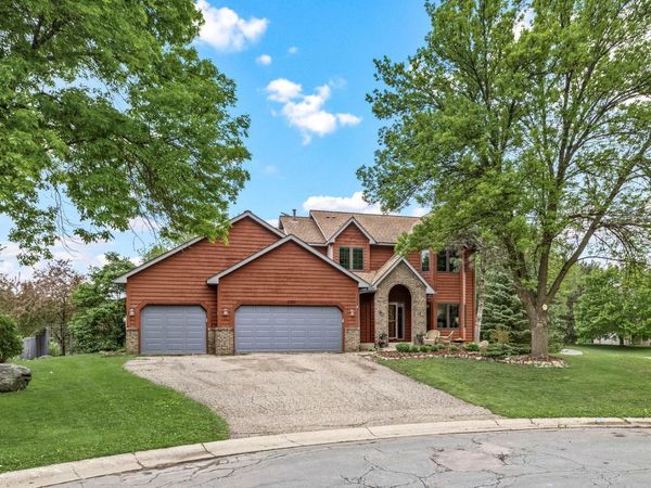 1130 Dove Court , Chanhassen, MN 55317