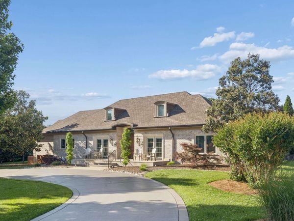 2600 Tyne Blvd , Nashville, TN 37215