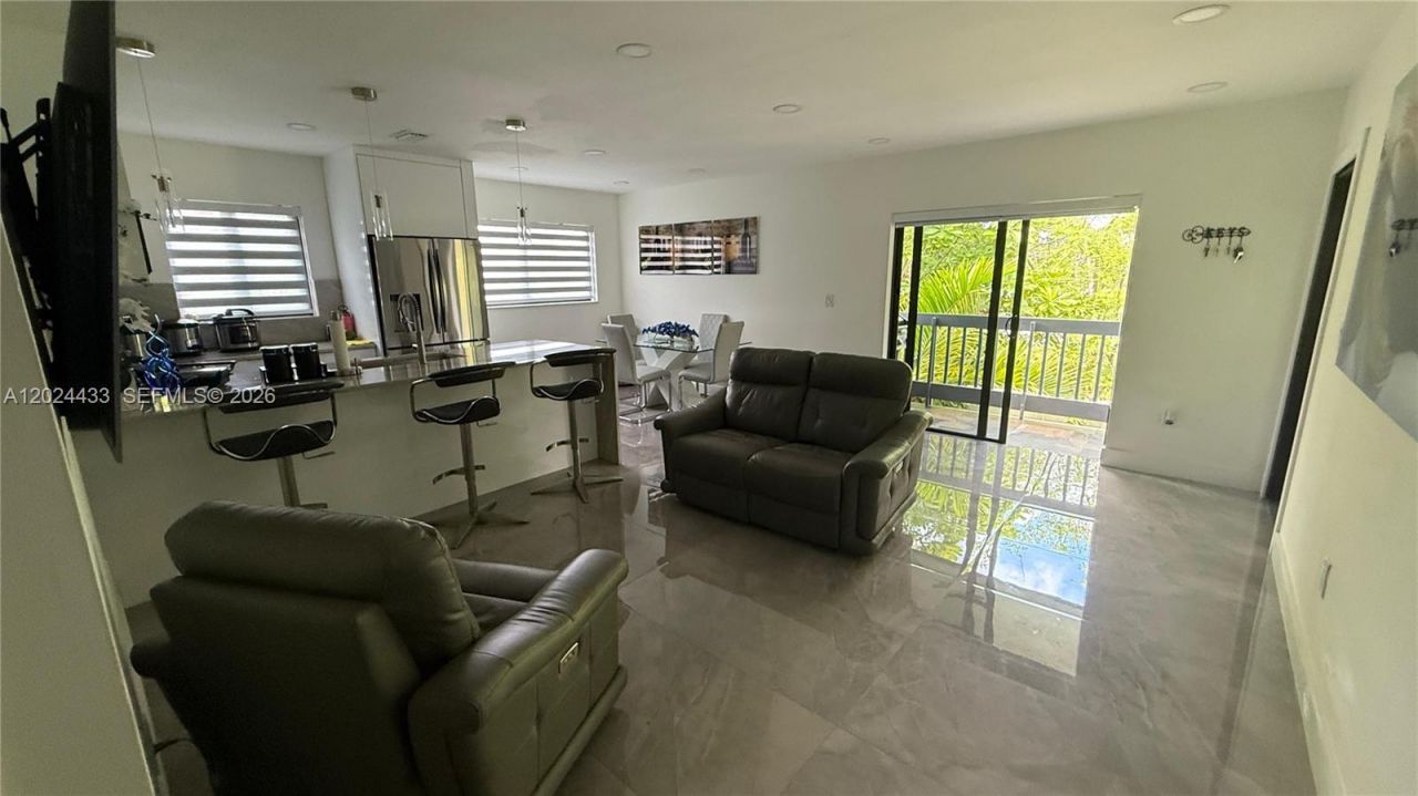 13675 SW 62nd St , Unit 202-3, Miami, FL 33183 Photo