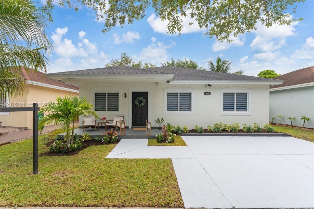 211 SW 15th Ter, Homestead, FL 33030 Photo