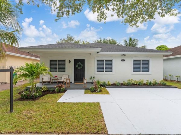 211 SW 15th Ter, Homestead, FL 33030
