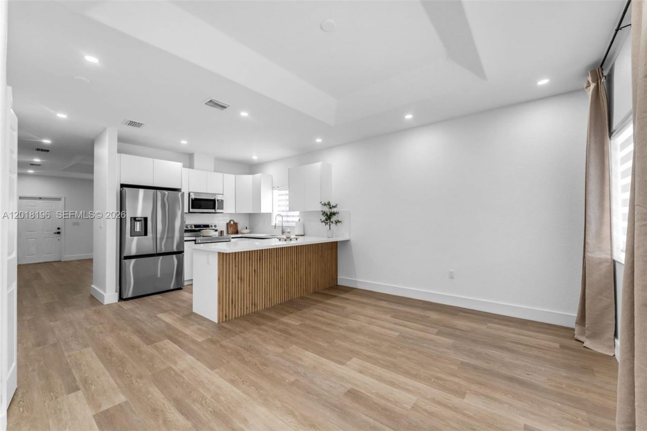 211 SW 15th Ter, Homestead, FL 33030 Photo