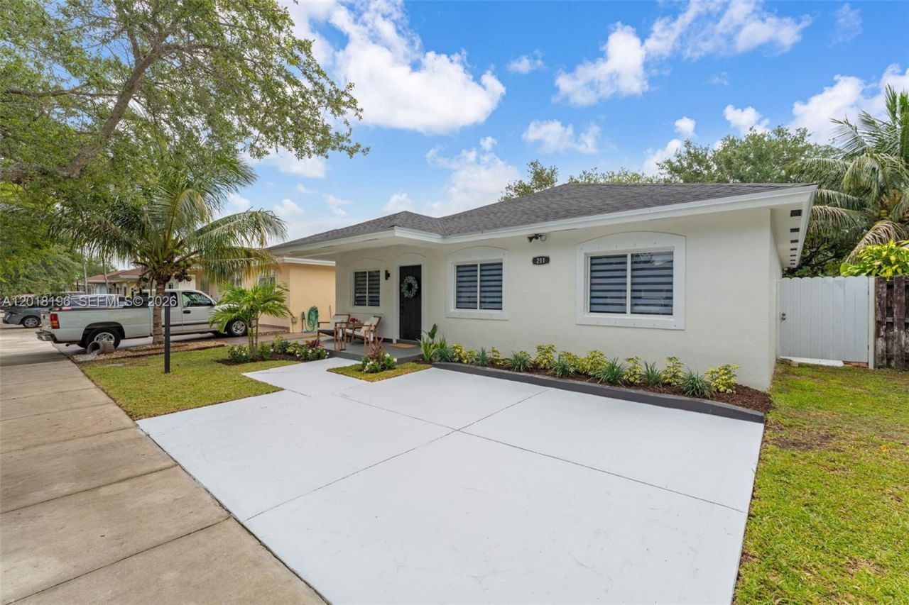 211 SW 15th Ter, Homestead, FL 33030 Photo