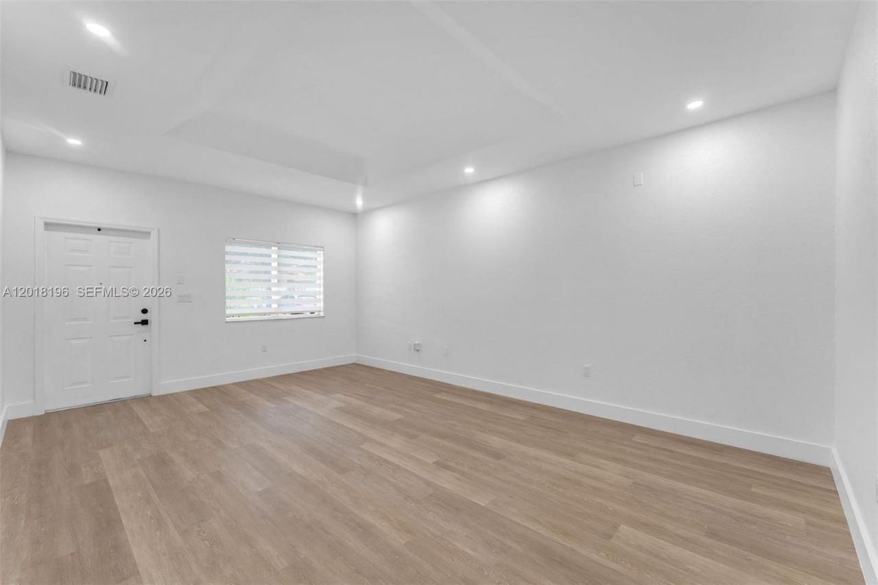 211 SW 15th Ter, Homestead, FL 33030 Photo