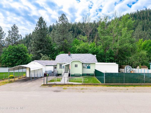 203 W Yellowstone Ave, Silverton, ID 83867
