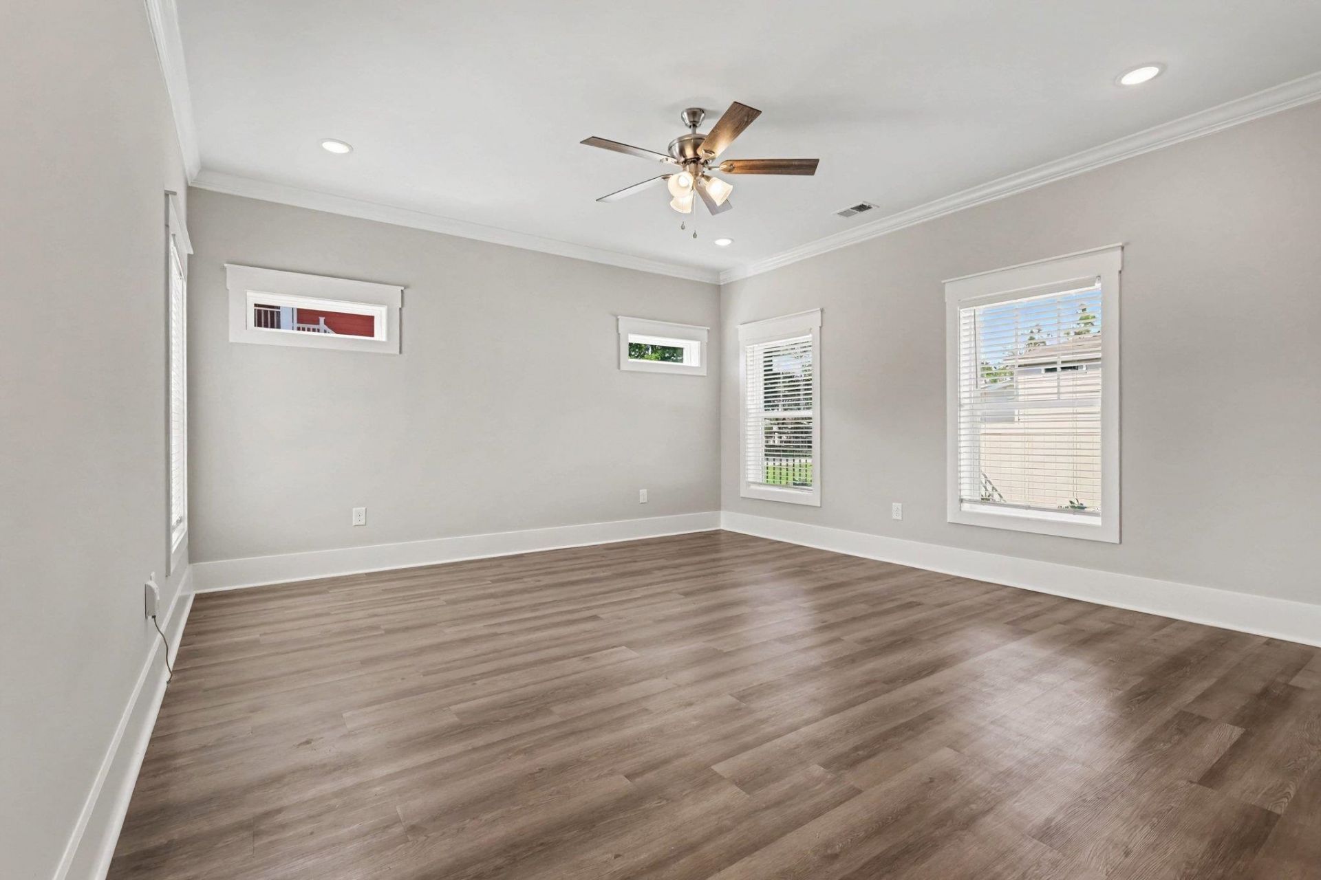 151 Mcilroy Ct. Photo 7