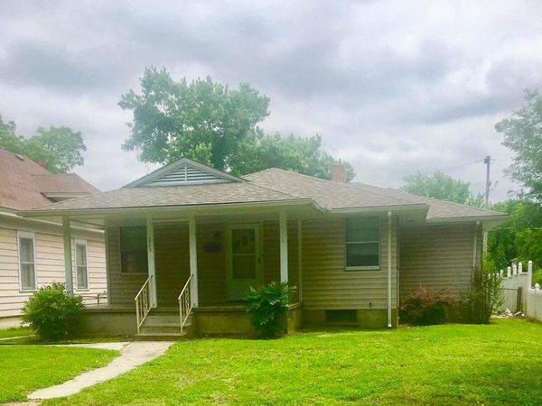 225 N Jackson Avenue , Joplin, MO 64801