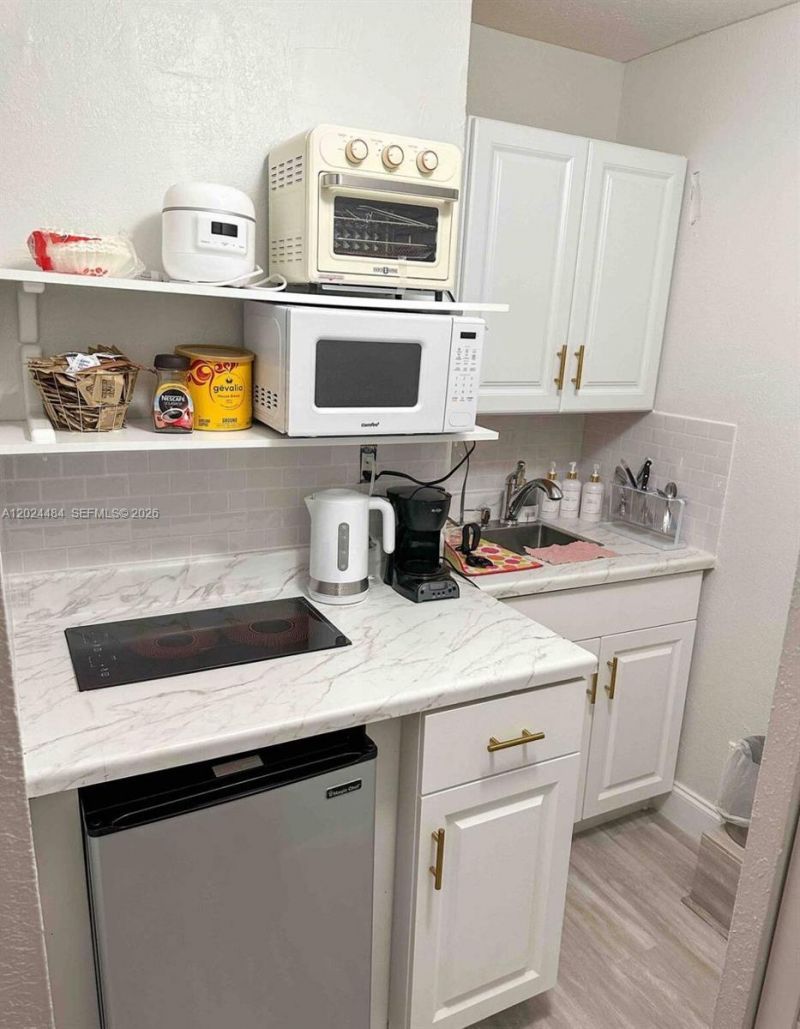 950 NE 127th St, Unit 1, North Miami, FL 33161 Photo