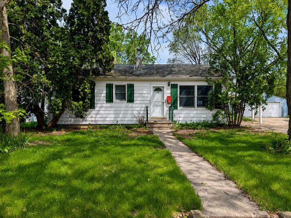 231 River Drive, DEKALB, IL 60115