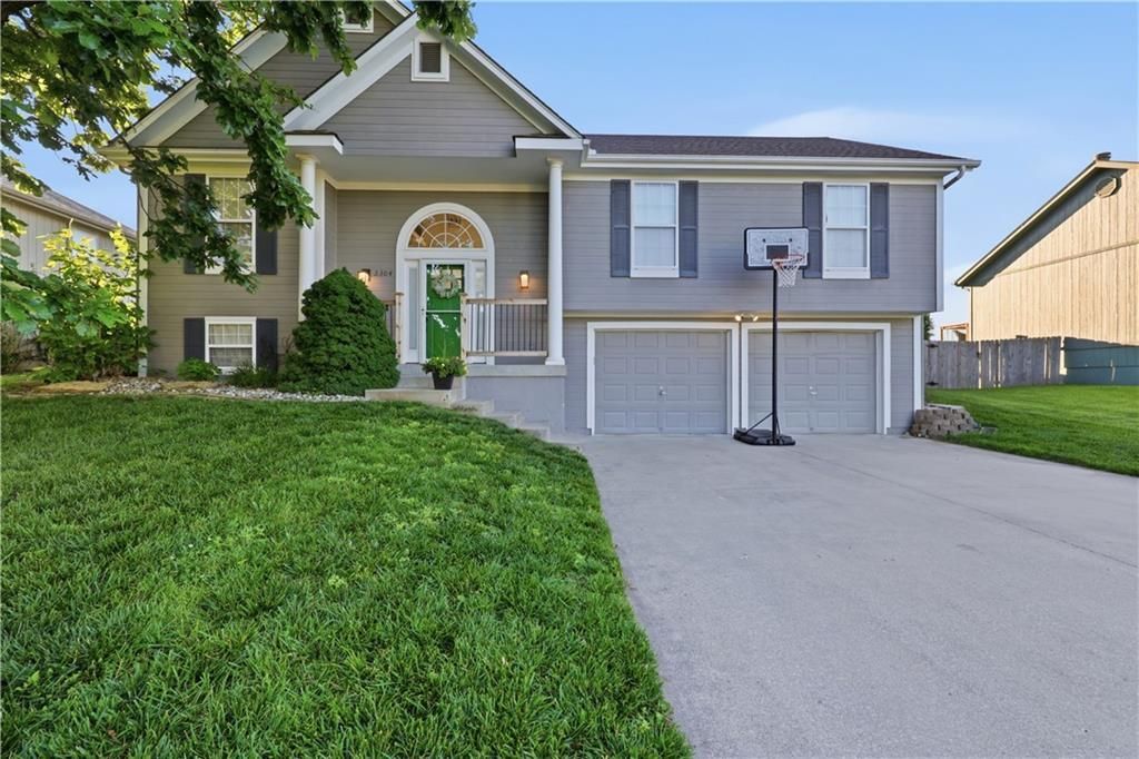 2304 NE Summerfield Drive, Blue Springs, MO 64029 Main Photo