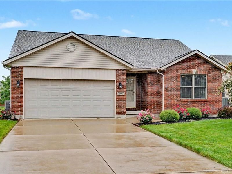 602 Meadowview Court, Carlisle, OH 45005 Photo 1