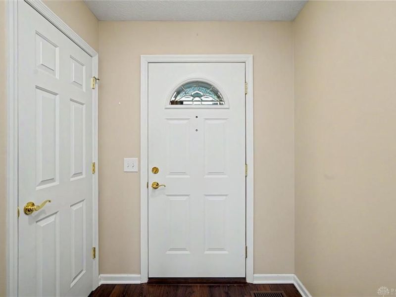 602 Meadowview Court, Carlisle, OH 45005 Photo 5
