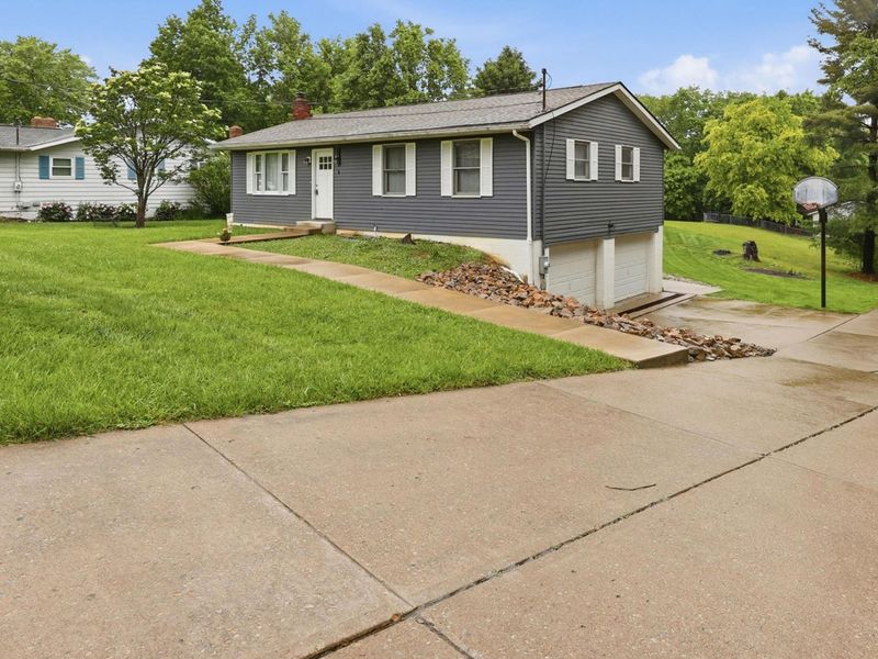 2655 Lisa Kim Lane, Nashport, OH 43830 Photo 1