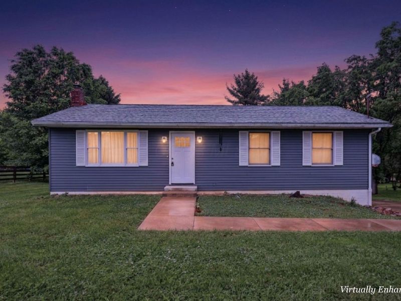 2655 Lisa Kim Lane, Nashport, OH 43830 Photo 2