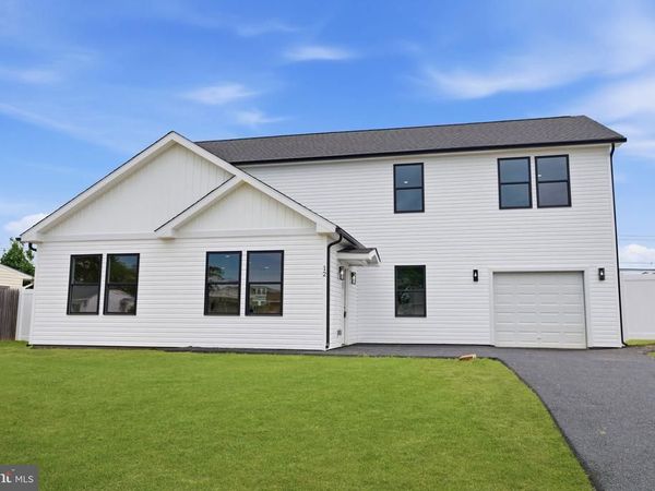 12 PALM LANE, LEVITTOWN, PA 19054