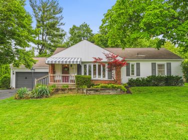 2656 Zollinger Road, Upper Arlington, OH 43221