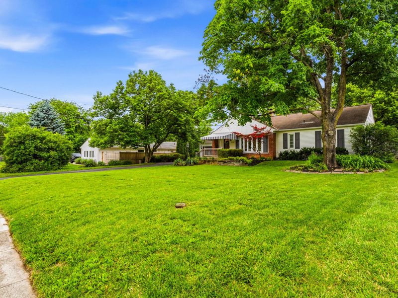 2656 Zollinger Road, Upper Arlington, OH 43221 Photo 3