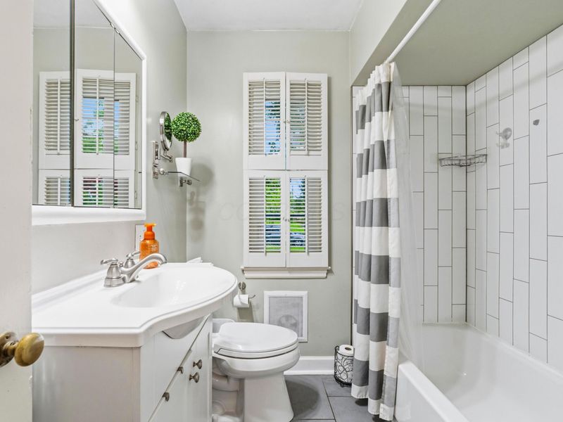 2656 Zollinger Road, Upper Arlington, OH 43221 Photo 31