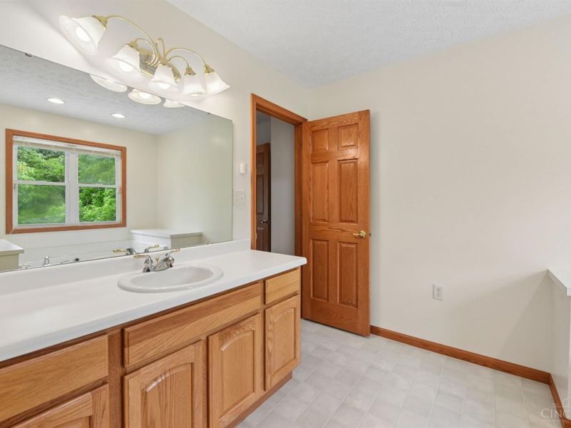 1109 Asbury Road, Anderson Twp, OH 45255 Photo 49