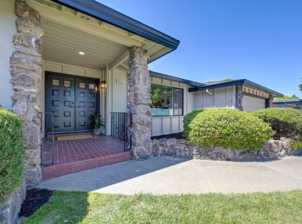 945 Trestle Glen Way, Sacramento, CA 95831 Photo