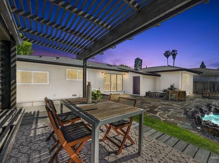 945 Trestle Glen Way, Sacramento, CA 95831 Photo