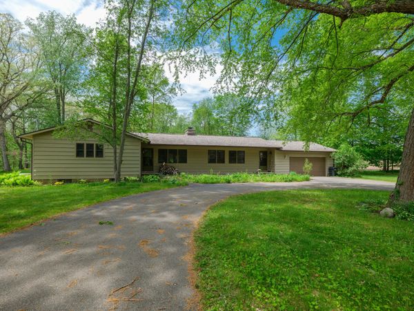 726 Sycamore Bend, Plainwell, MI 49080