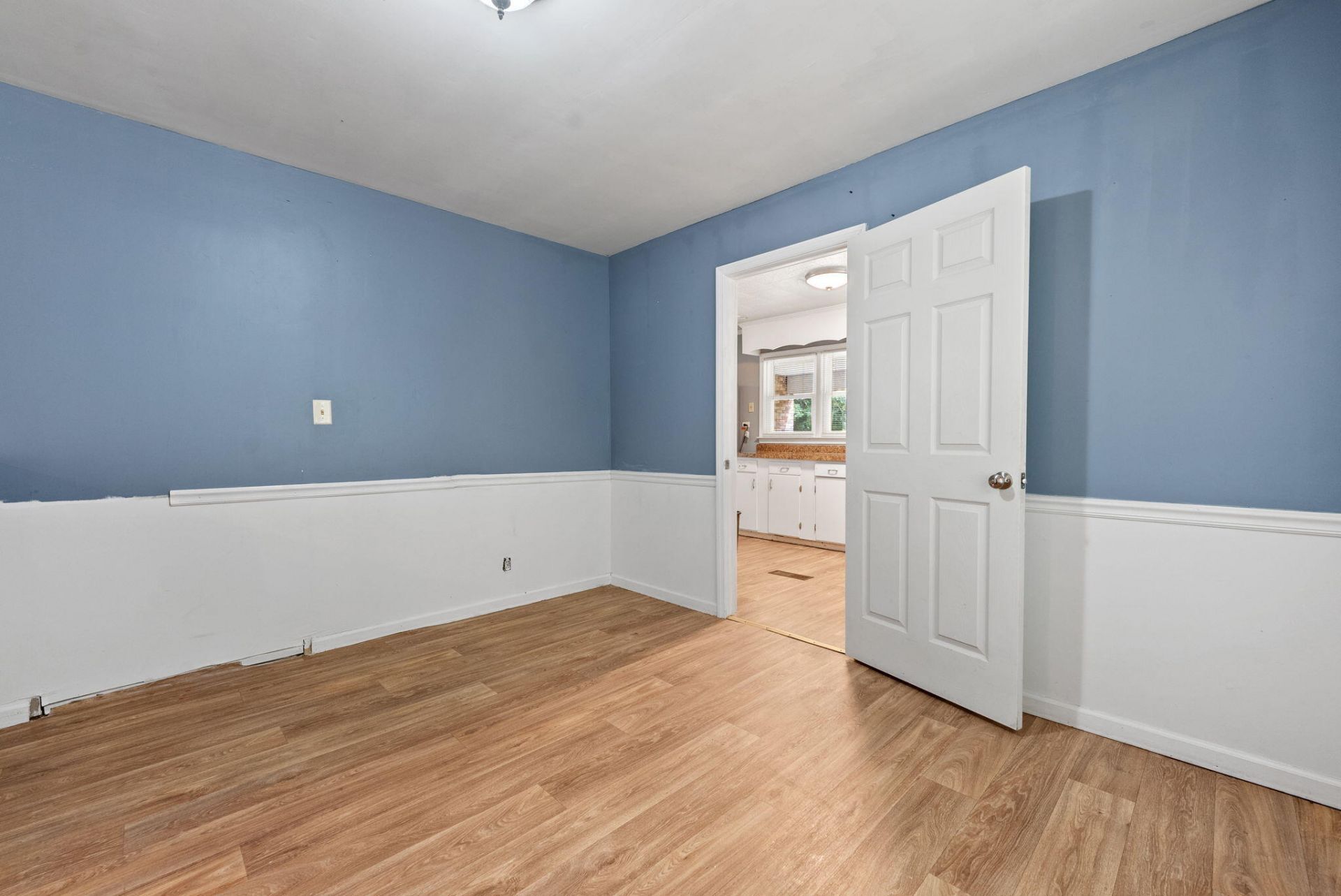 1147 Walter Road Photo 17