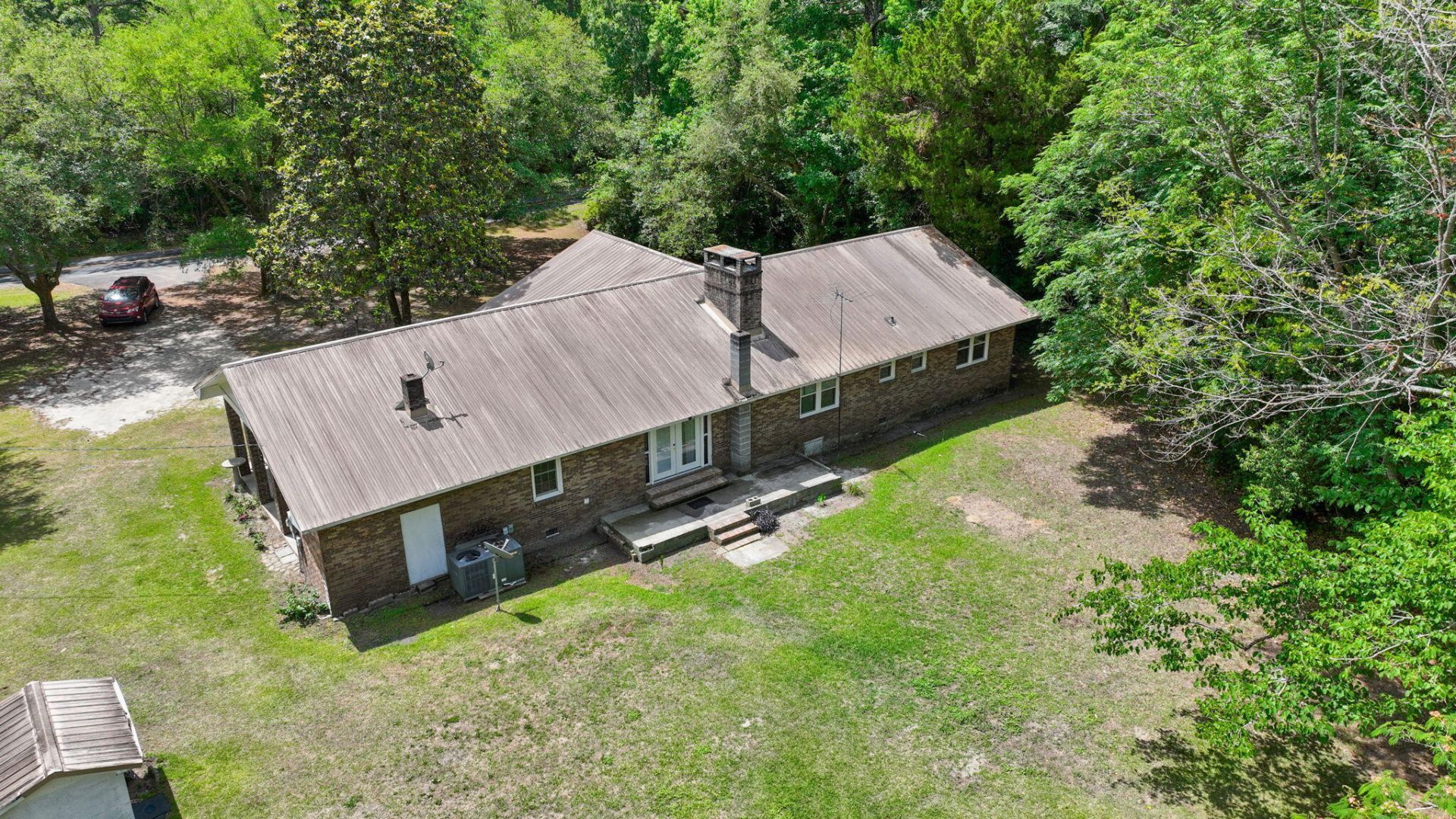 1147 Walter Road Photo 9
