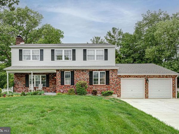 8 RISA COURT, NEWARK, DE 19702