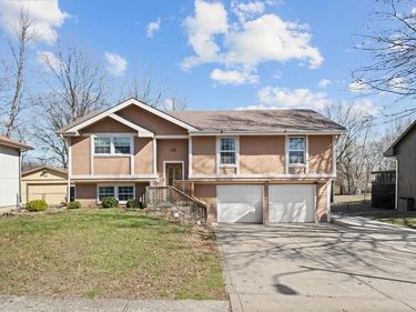 22 NW 101ST Place, Kansas City, MO 64155