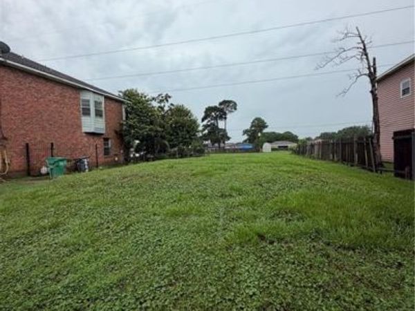 264 SOUTHWOOD Drive , Gretna, LA 70056