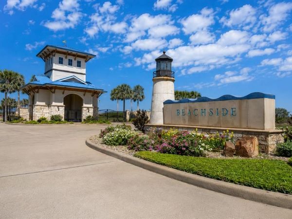 3438 Beachside Boulevard , Palacios, TX 77465