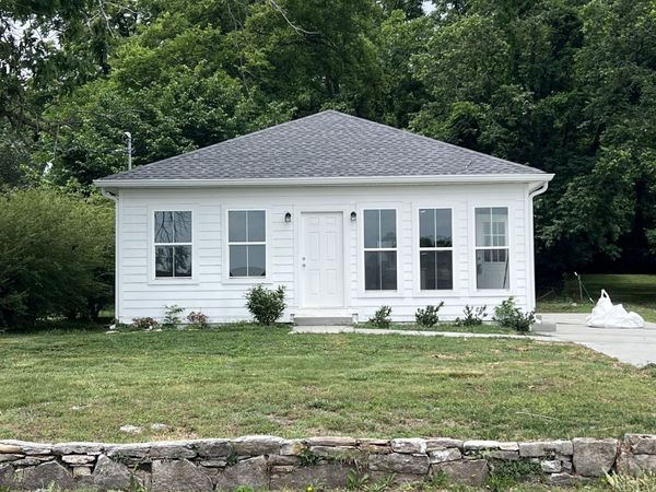 612 E Madison St , Pulaski, TN 38478