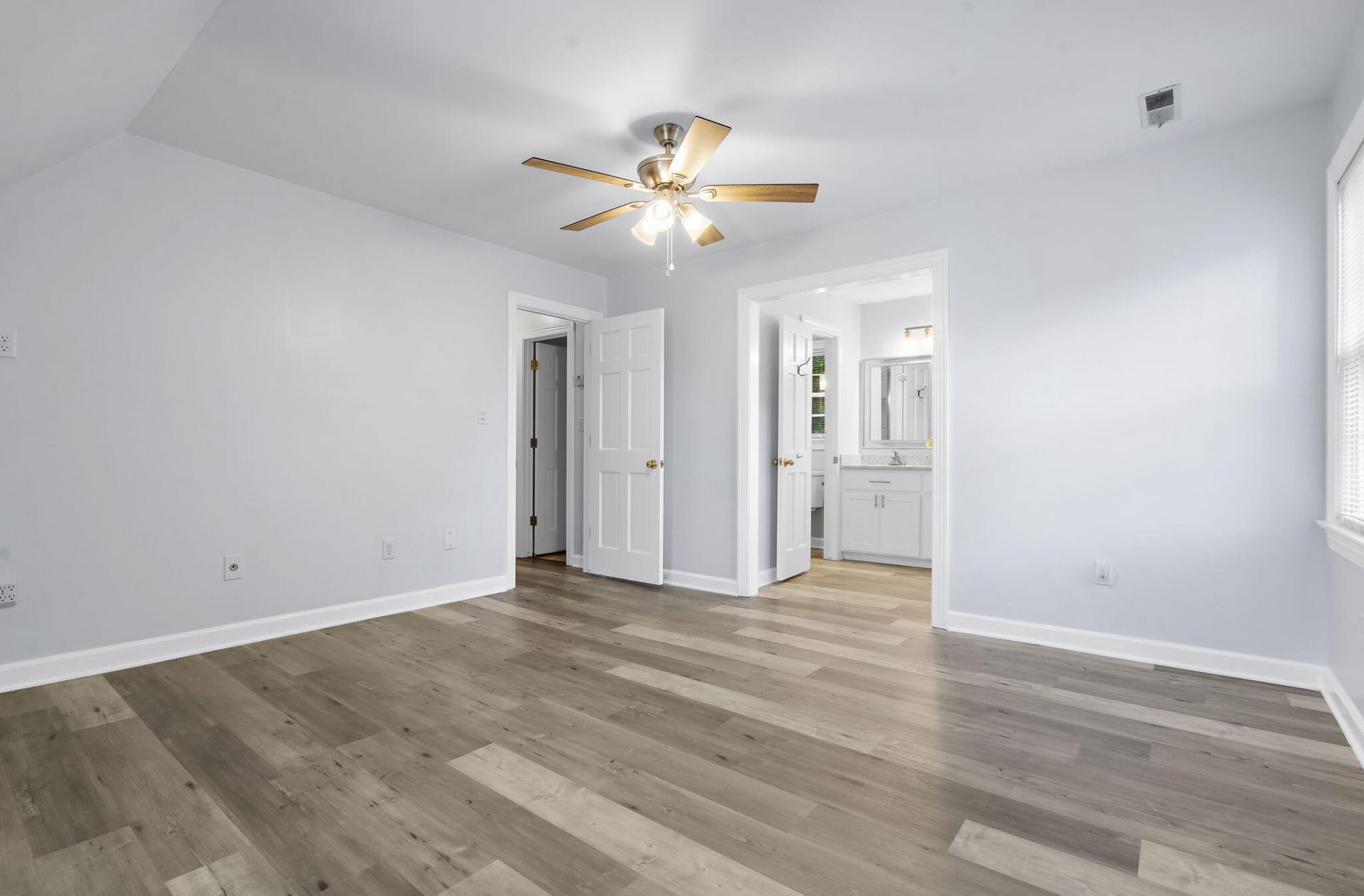 946 Melrose Drive Photo 30