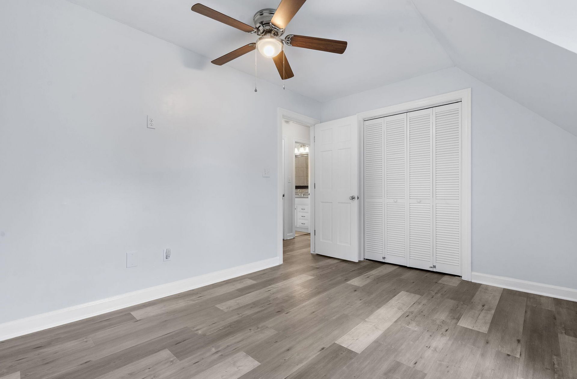 946 Melrose Drive Photo 36