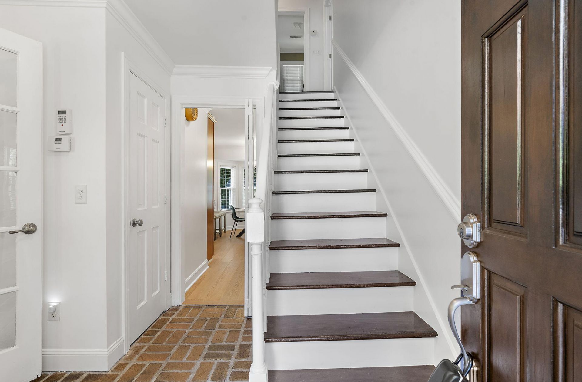 946 Melrose Drive Photo 4