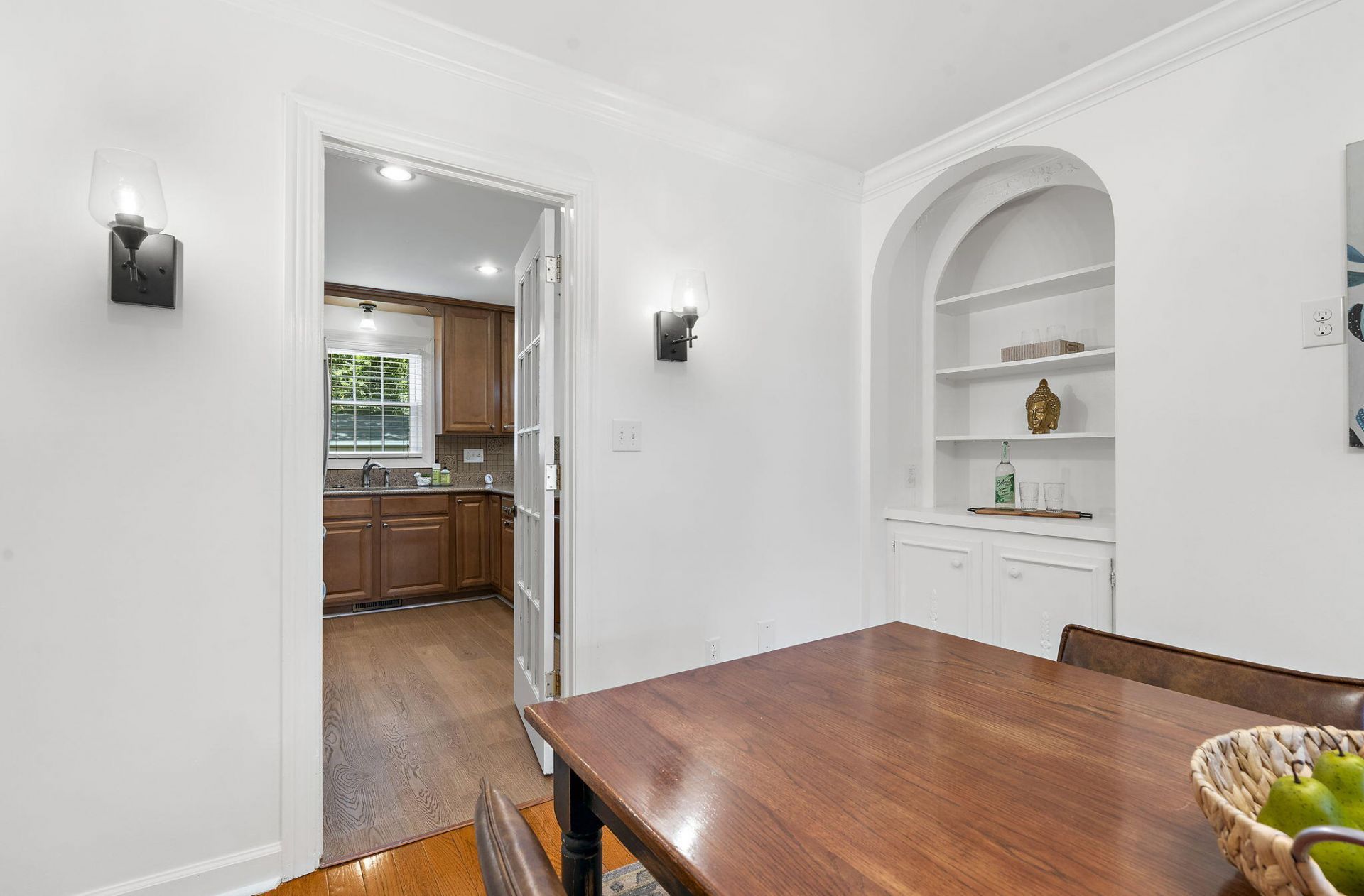 946 Melrose Drive Photo 8
