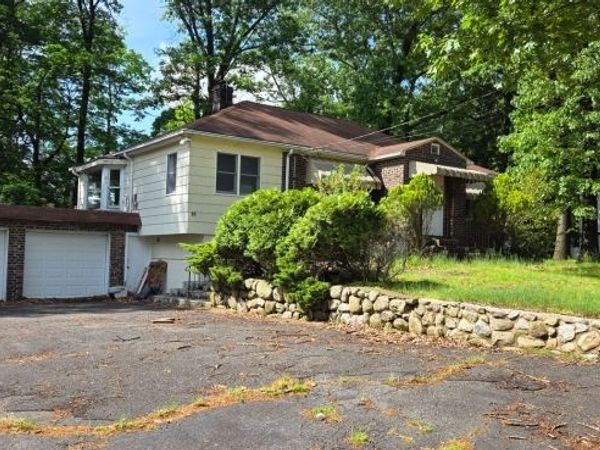 455 Manchester Ave, North Haledon, NJ 07508