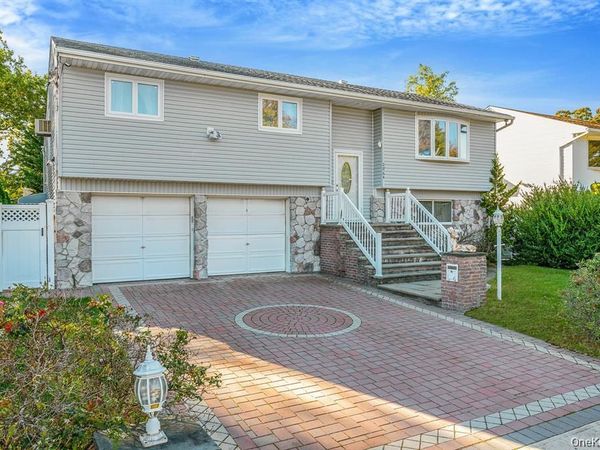 2864 Eastern Boulevard , Baldwin, NY 11510