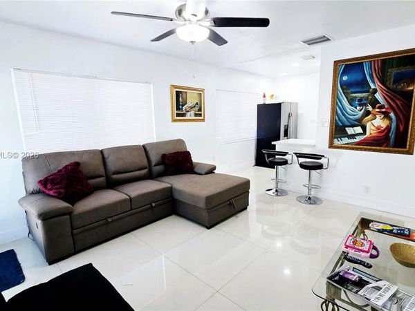 139 NW 14th Way , Dania Beach, FL 33004