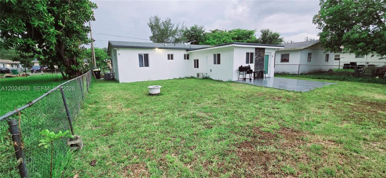 139 NW 14th Way , Dania Beach, FL 33004 Photo